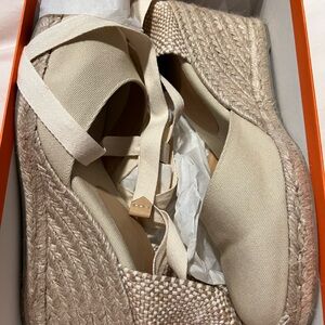 Elegant Cream Espadrille Wedges